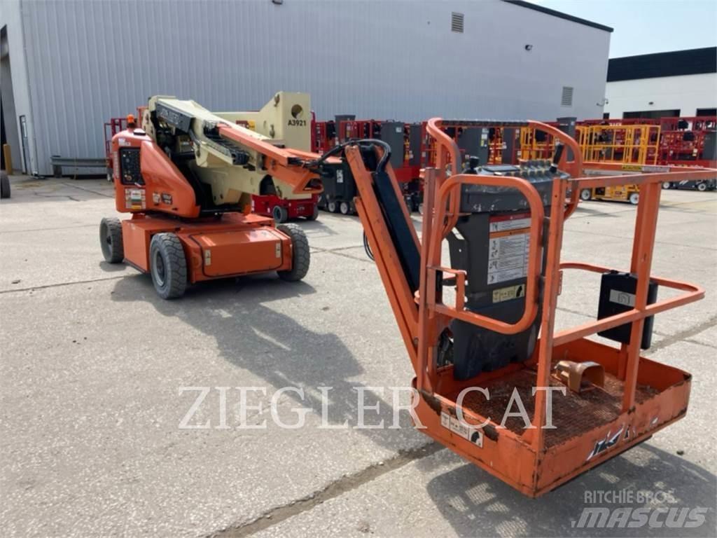 JLG E400AJPN 曲臂高空工作平台
