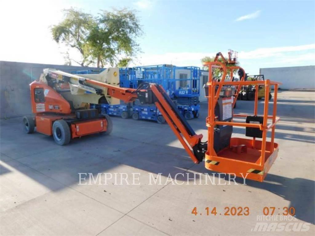 JLG E400AJPN 曲臂高空工作平台