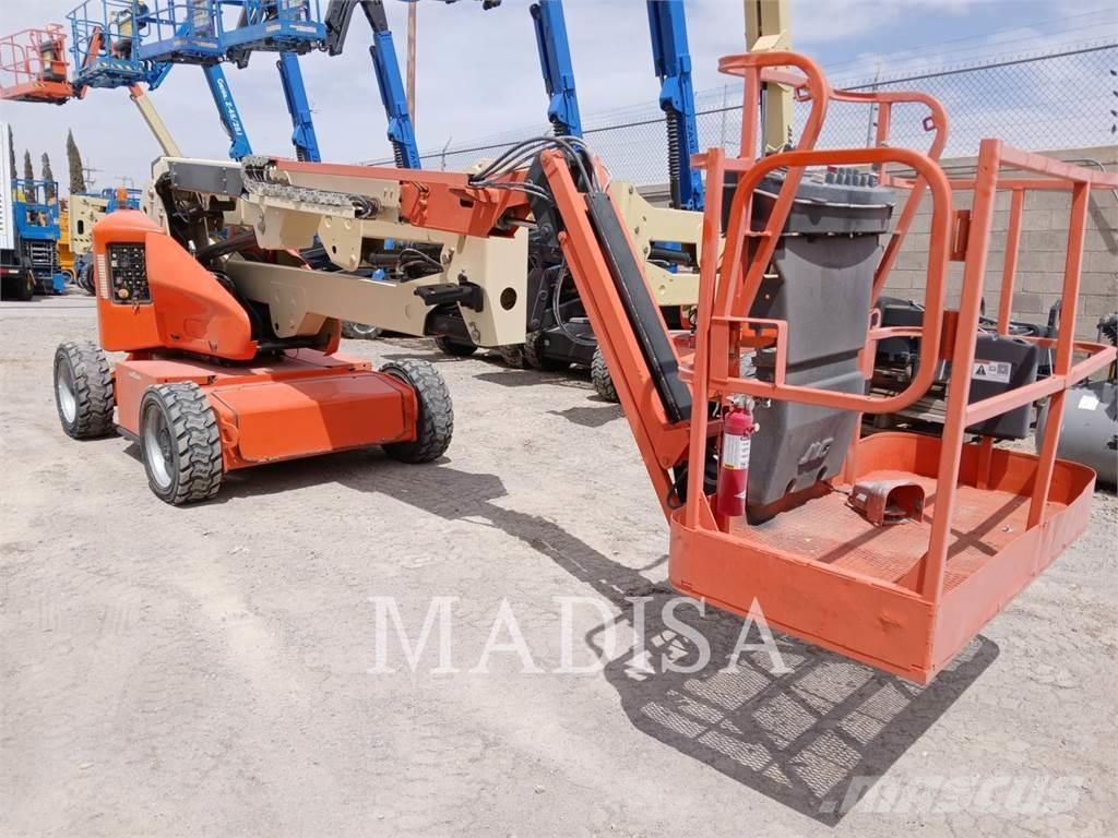 JLG E450AJ 曲臂高空工作平台