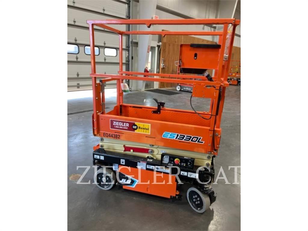 JLG ES1330L 剪叉式升降机