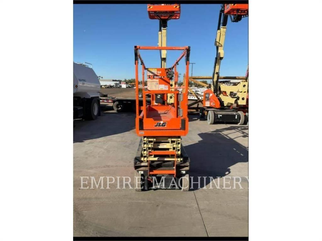 JLG ES1932 曲臂高空工作平台