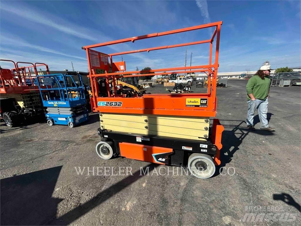 JLG ES2632 剪叉式升降机