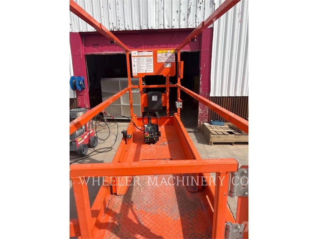 JLG ES2632 剪叉式升降机