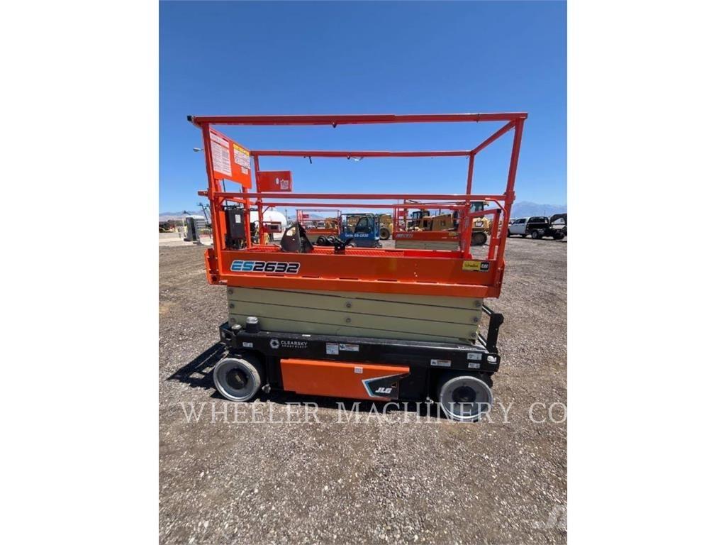 JLG ES2632 剪叉式升降机