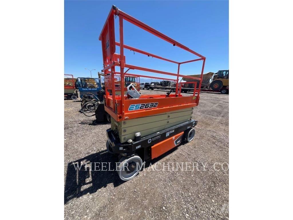 JLG ES2632 剪叉式升降机
