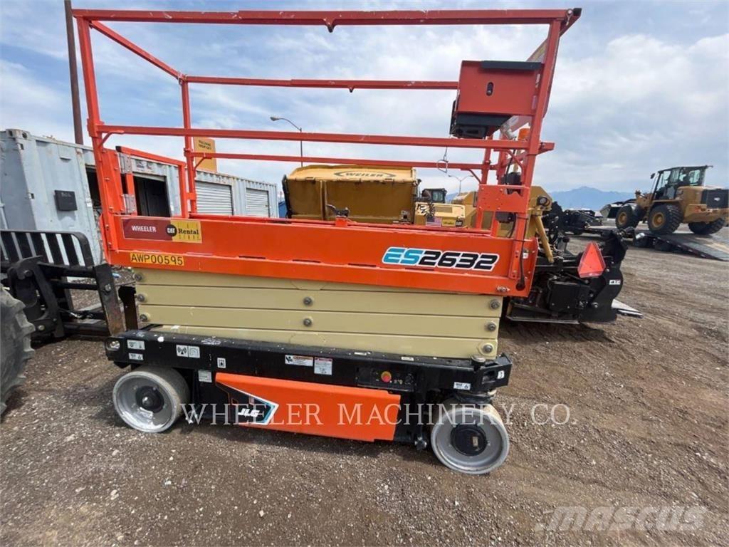 JLG ES2632 剪叉式升降机