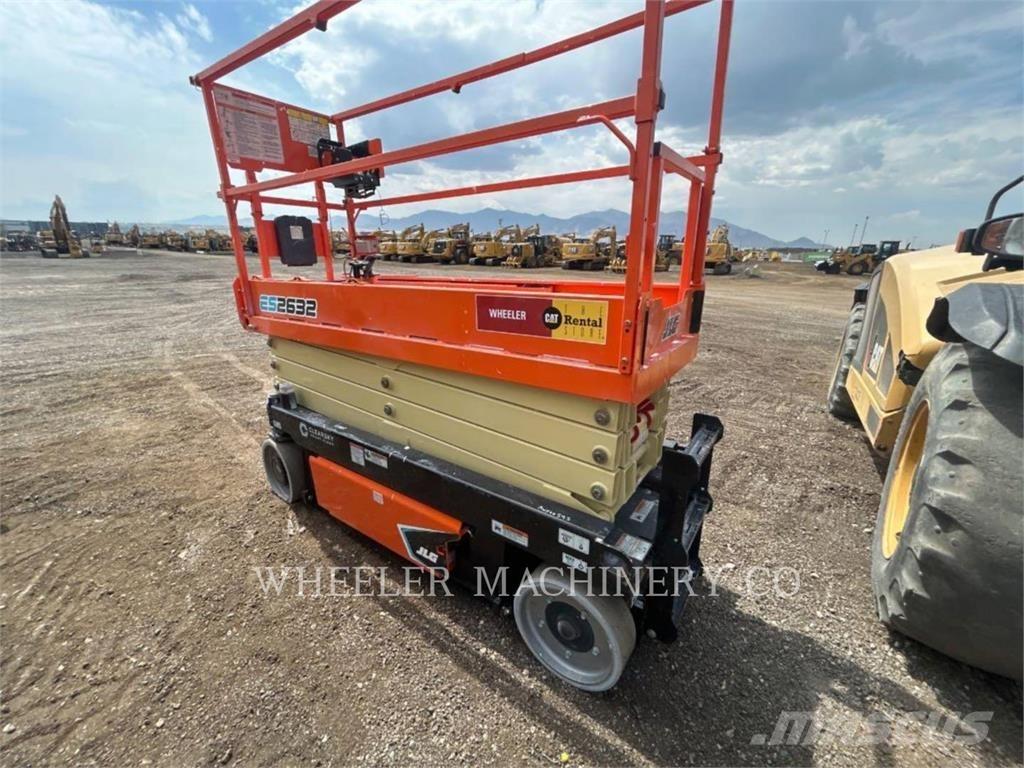 JLG ES2632 剪叉式升降机