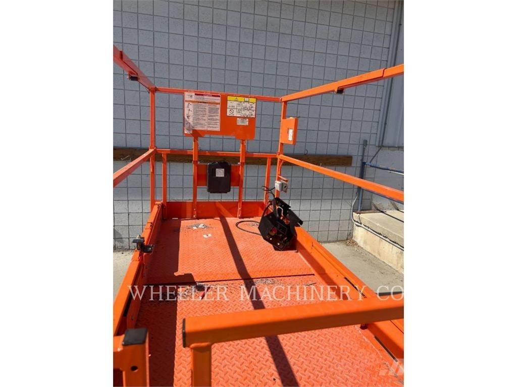 JLG ES2646 剪叉式升降机