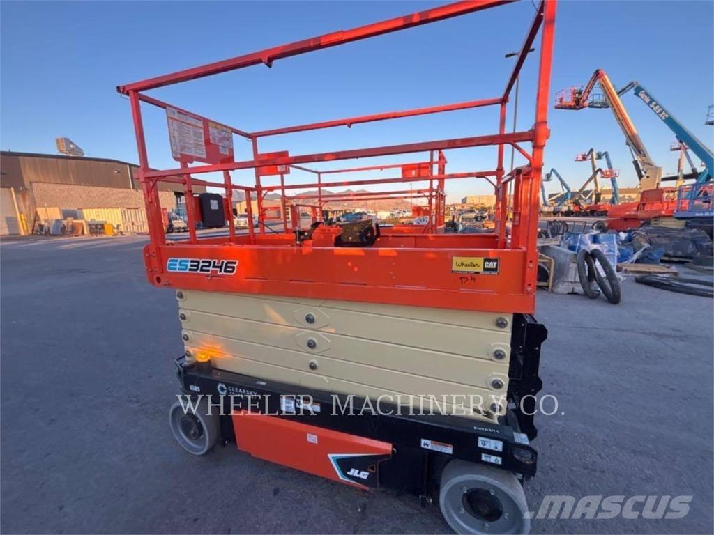 JLG ES3246 剪叉式升降机
