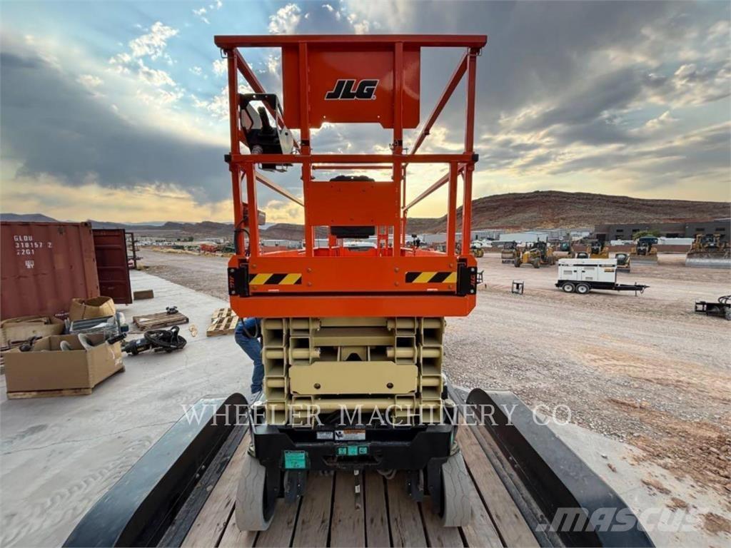 JLG ES3246 剪叉式升降机