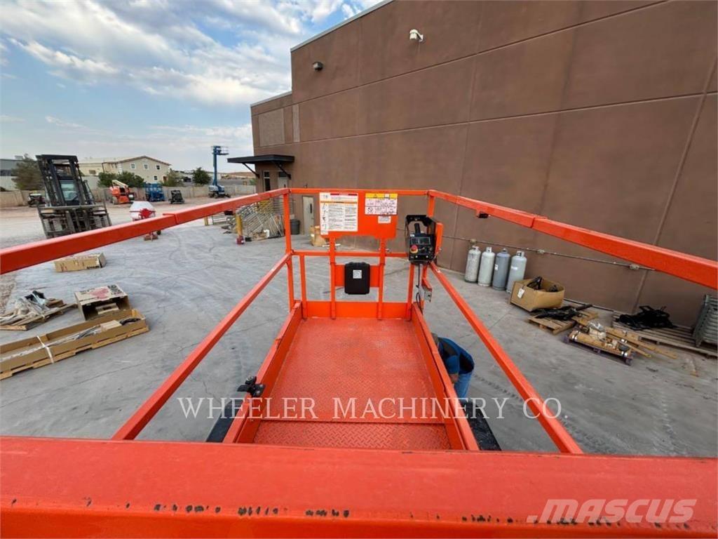 JLG ES3246 剪叉式升降机