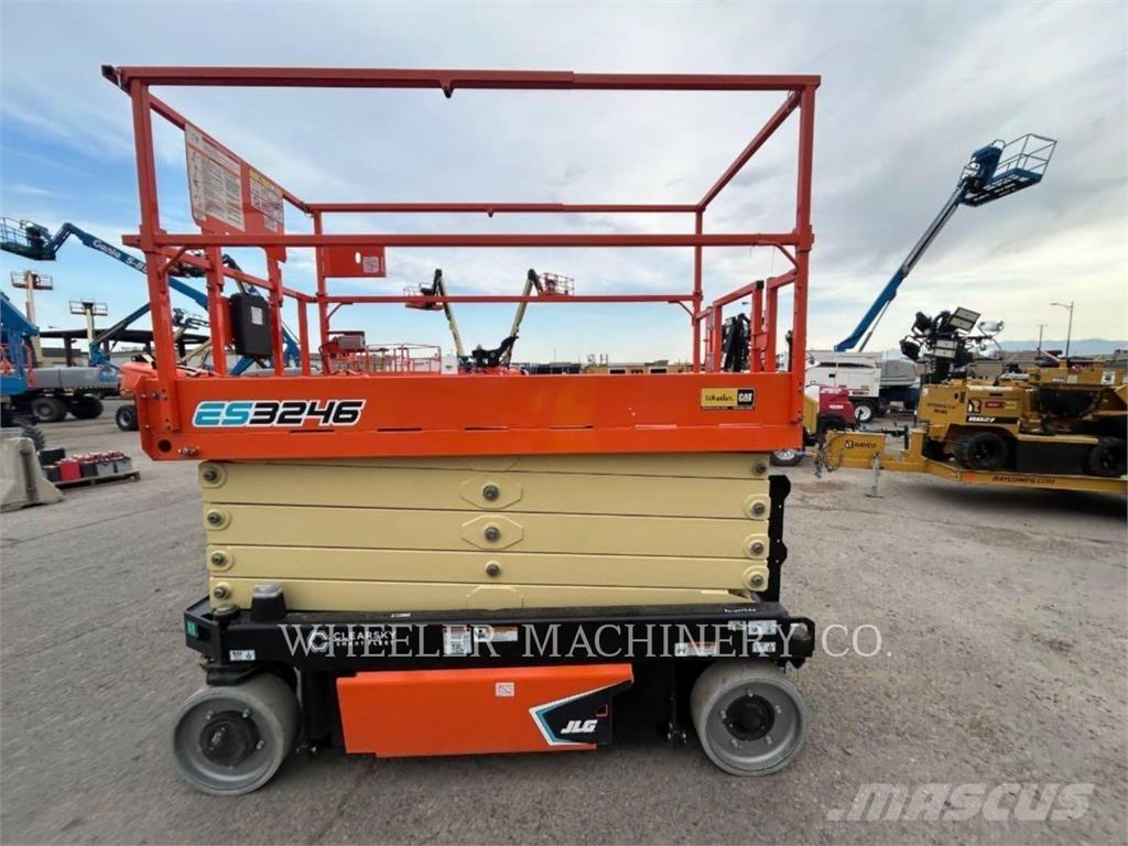 JLG ES3246 剪叉式升降机