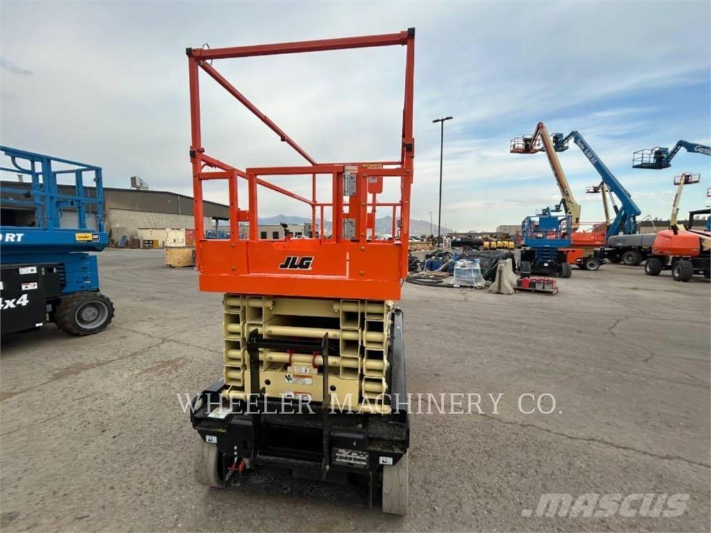 JLG ES3246 剪叉式升降机