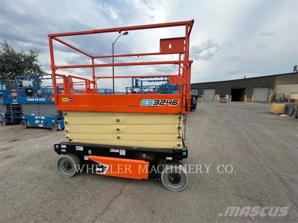 JLG ES3246 剪叉式升降机