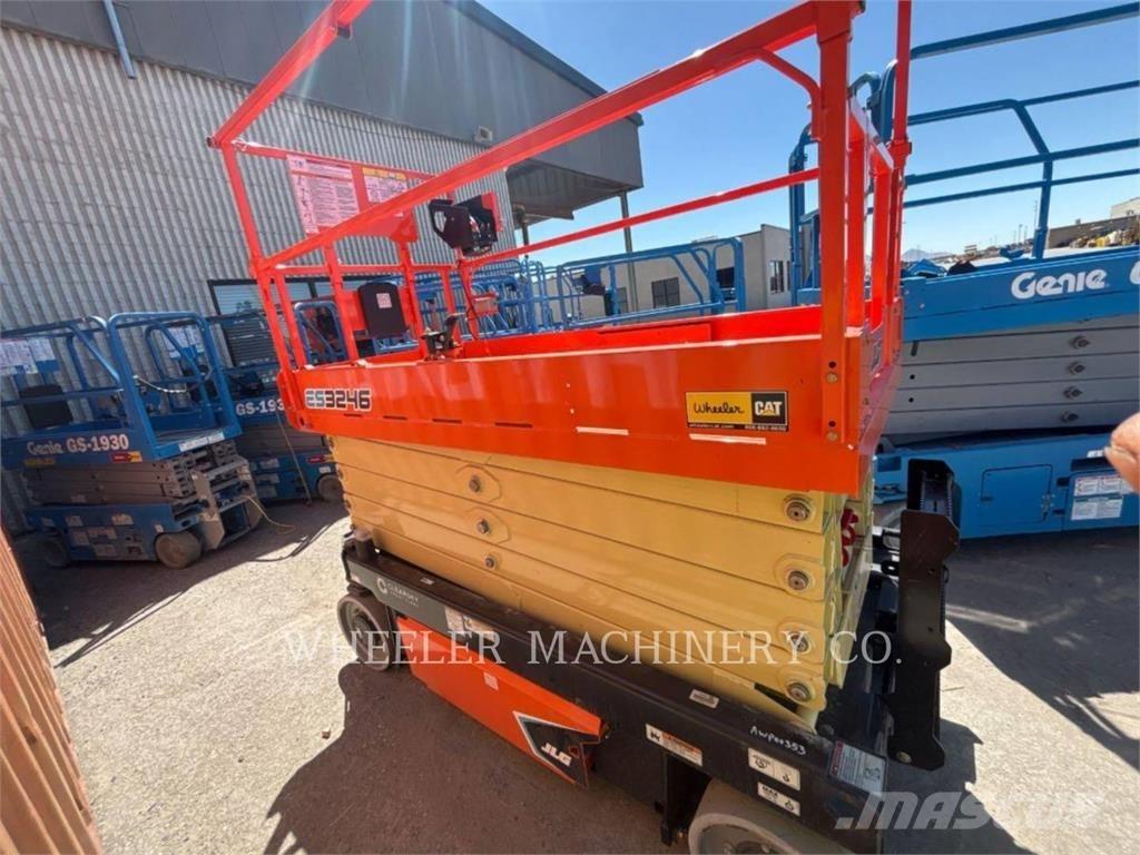 JLG ES3246 剪叉式升降机