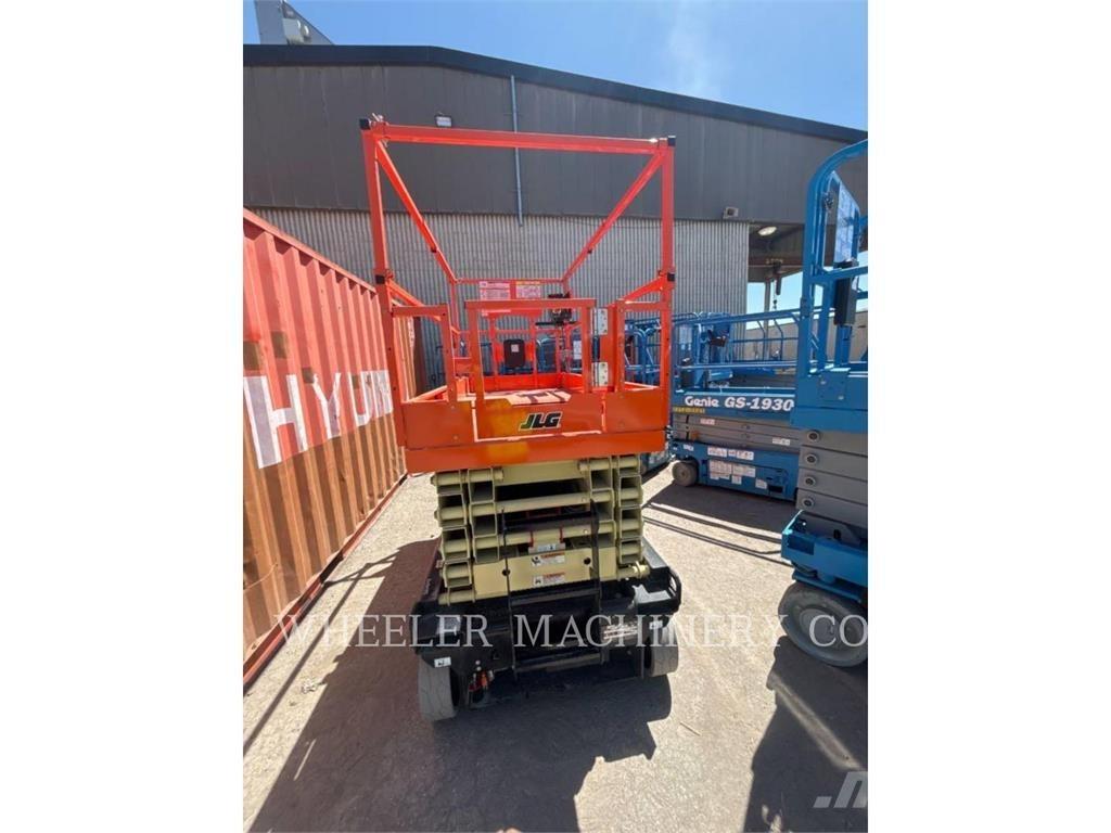 JLG ES3246 剪叉式升降机