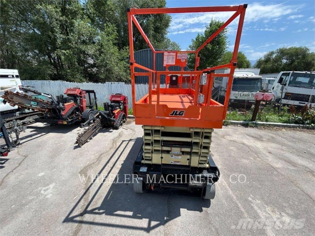 JLG ES3246 剪叉式升降机