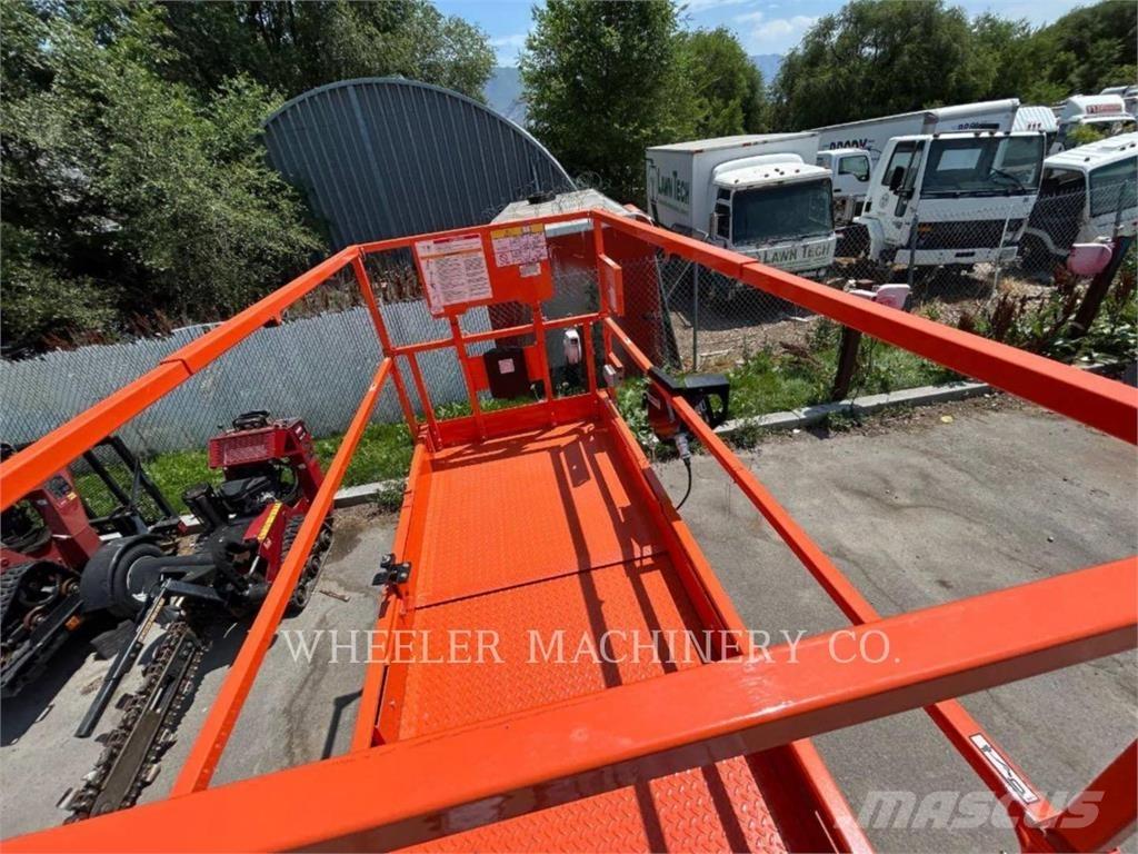 JLG ES3246 剪叉式升降机