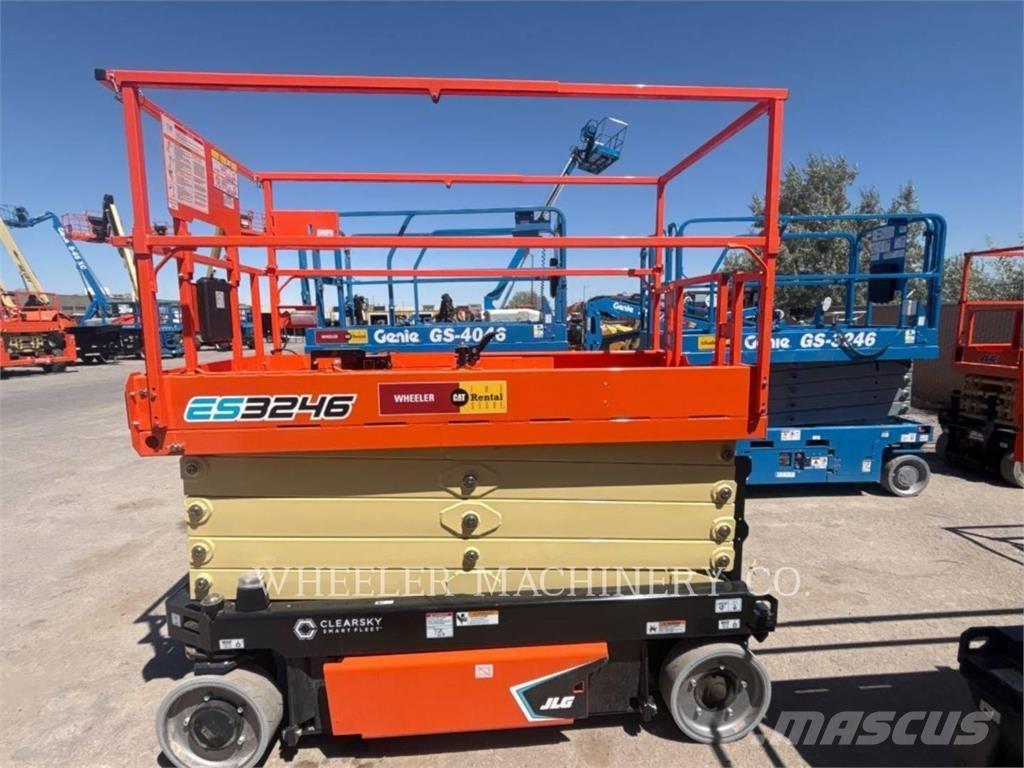 JLG ES3246 剪叉式升降机