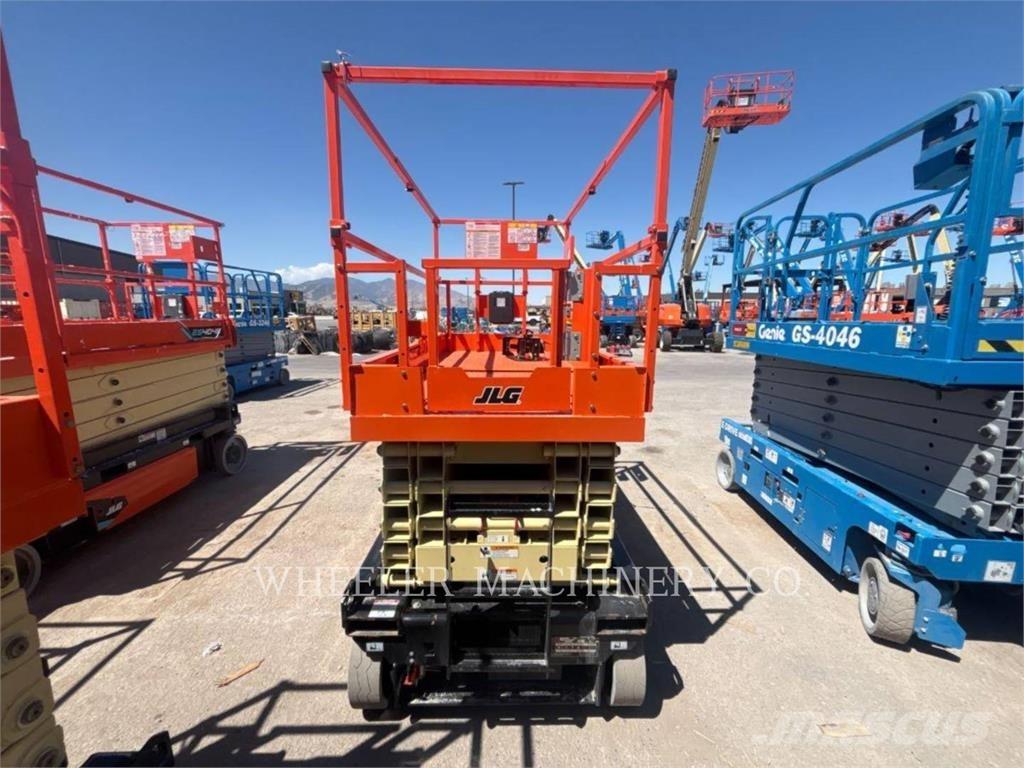JLG ES3246 剪叉式升降机