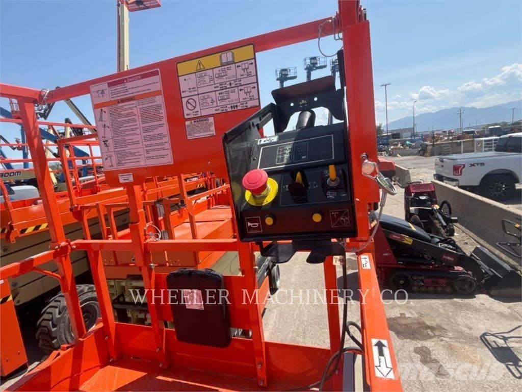 JLG ES4046 剪叉式升降机