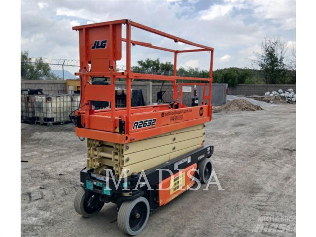 JLG R2632 曲臂高空工作平台