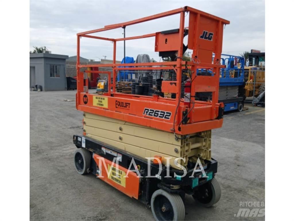 JLG R2632 曲臂高空工作平台