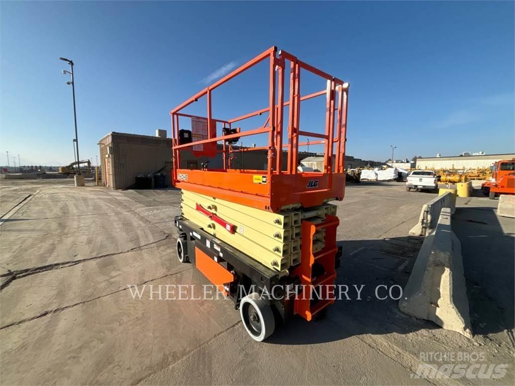 JLG R4045 剪叉式升降机