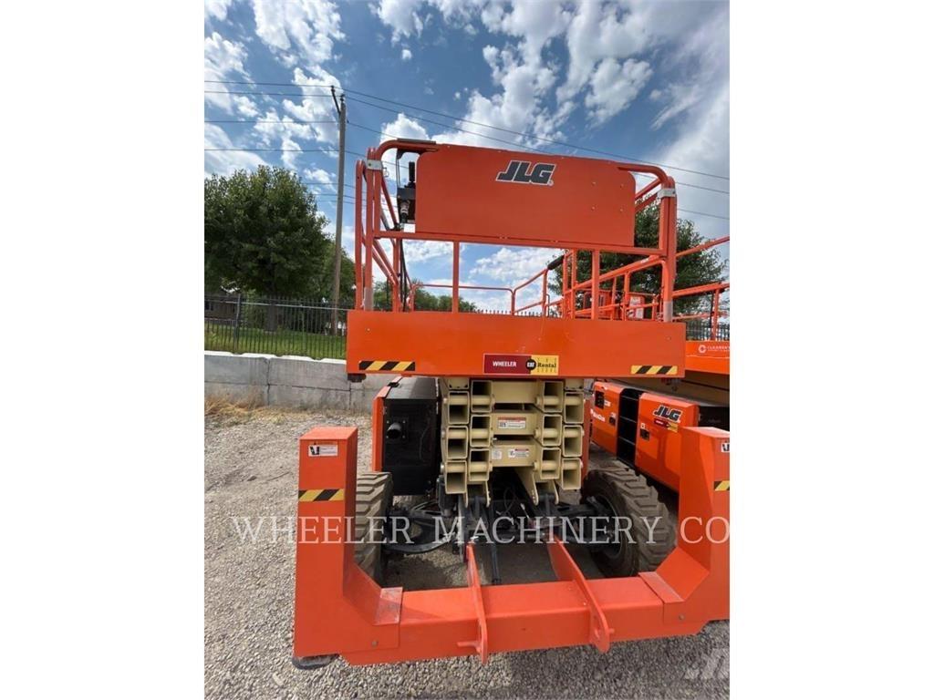 JLG RT4394 剪叉式升降机