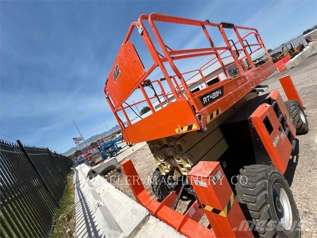JLG RT4394 剪叉式升降机
