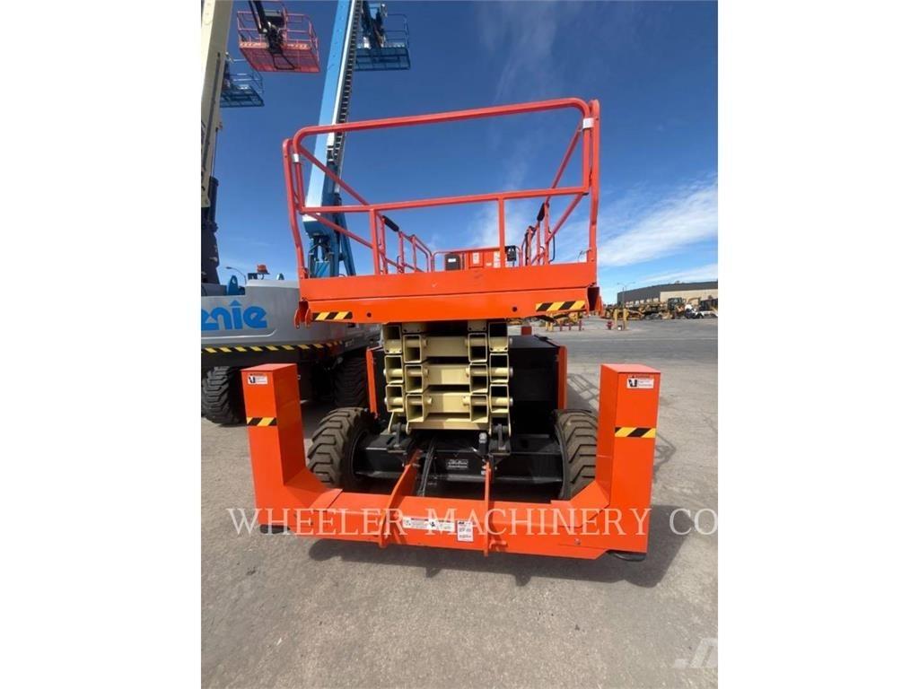 JLG RT4394 剪叉式升降机