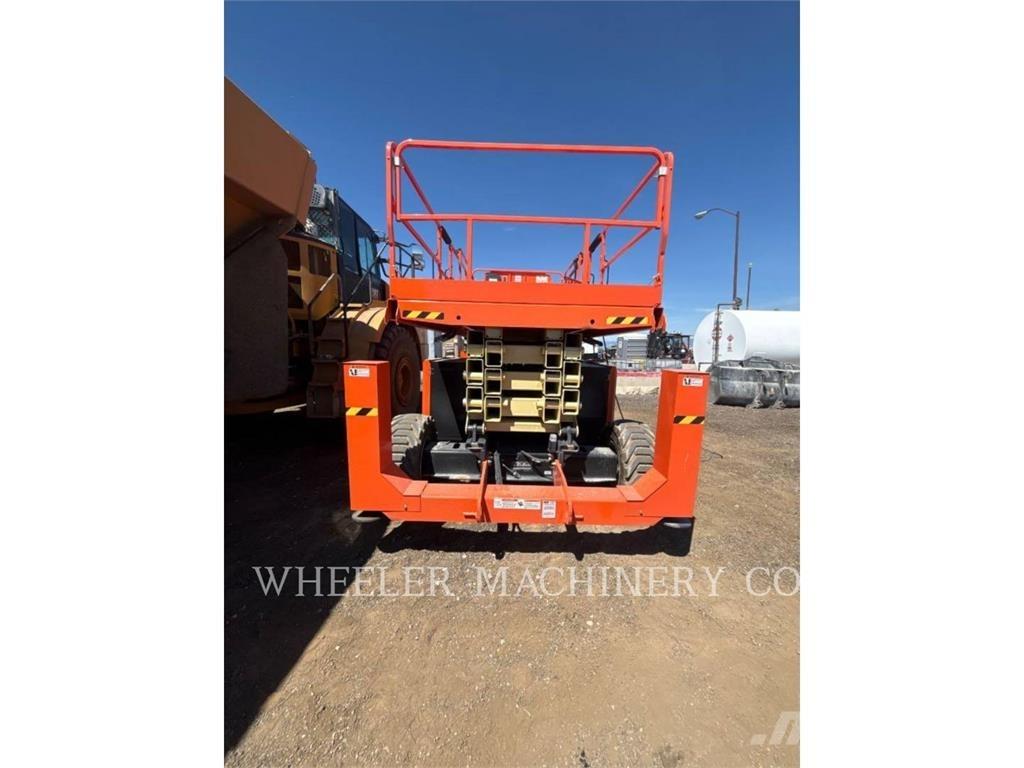 JLG RT4394 剪叉式升降机