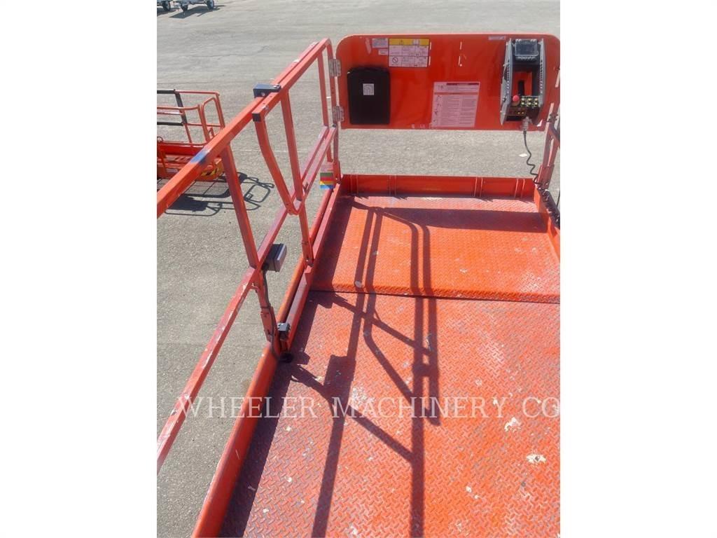 JLG RT4769 剪叉式升降机