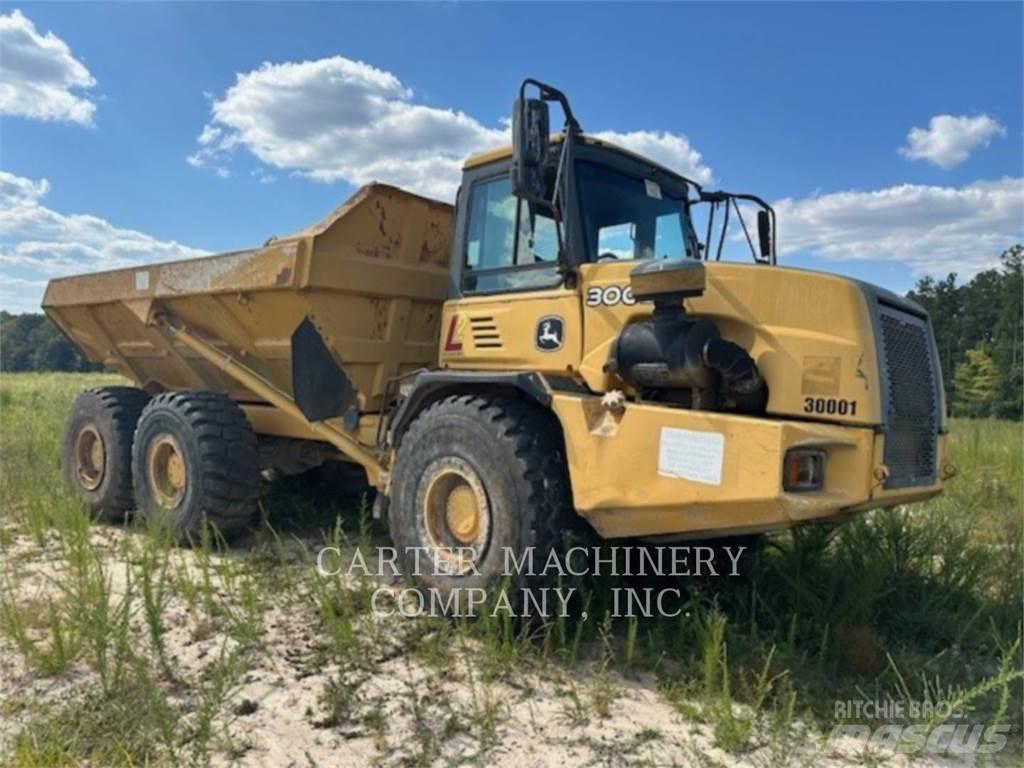 John Deere 300D 铰接式自卸车
