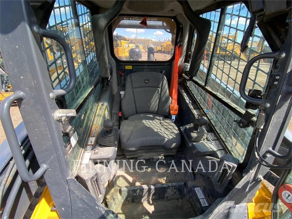 John Deere 333G 履带式装载机