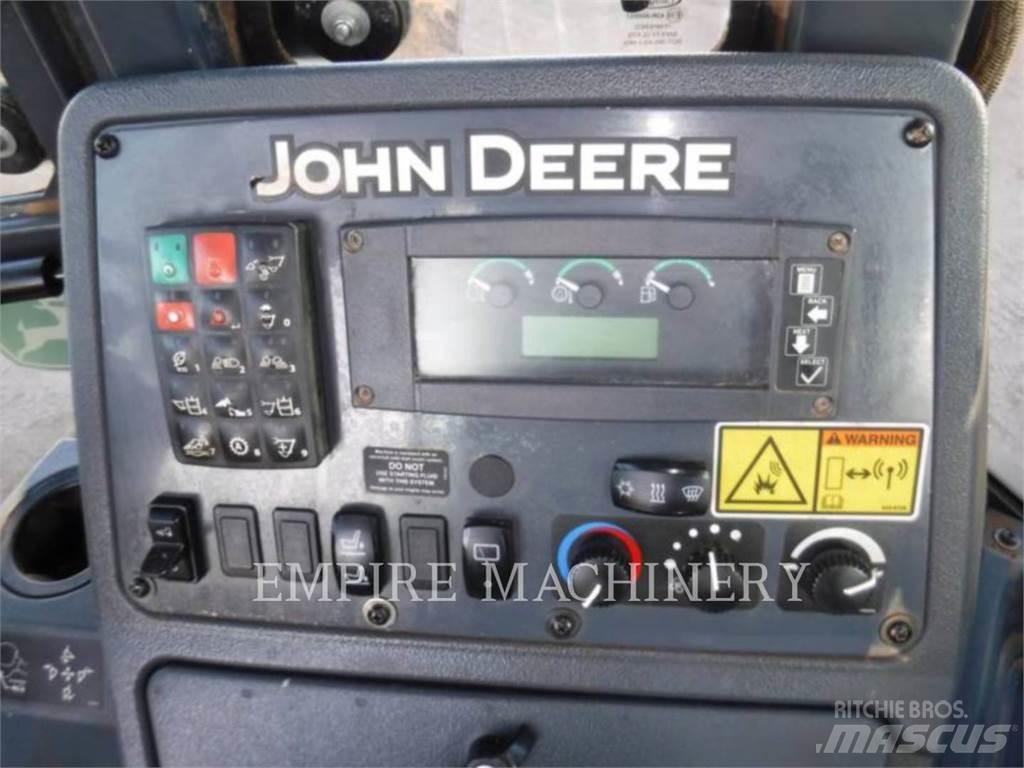 John Deere 410L 反铲装载机