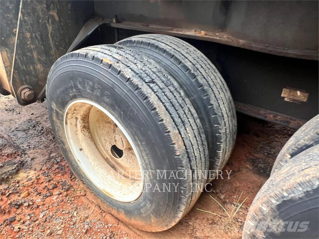 John Deere 437E 筑床机