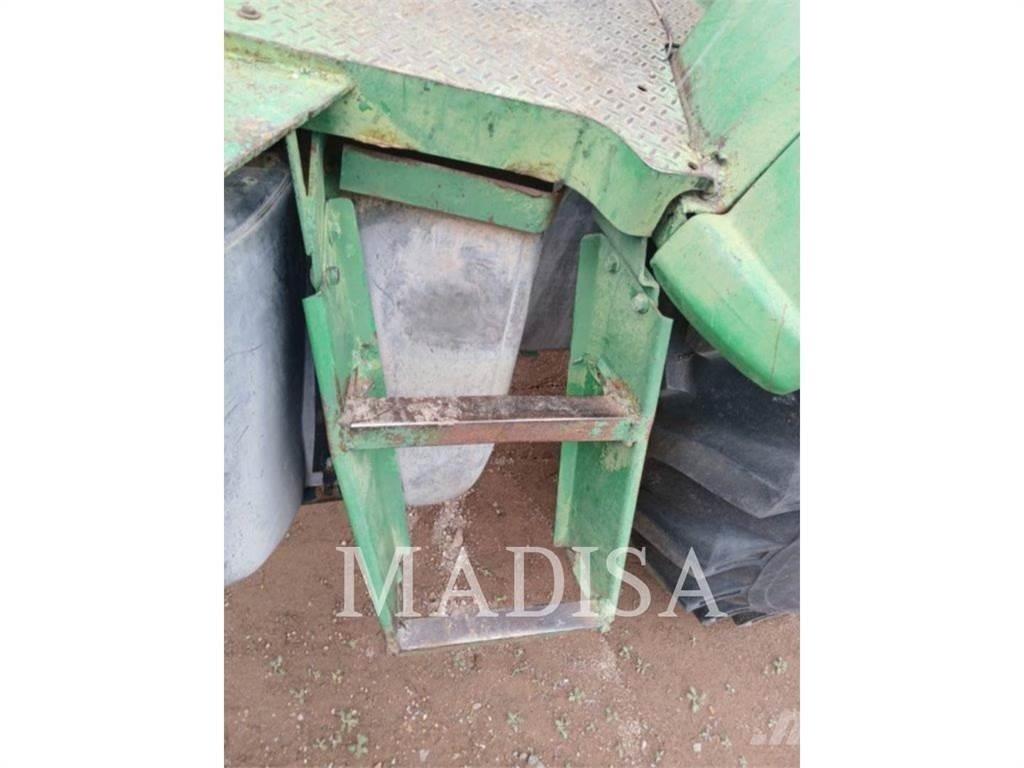 John Deere 6415 拖拉机/农用车