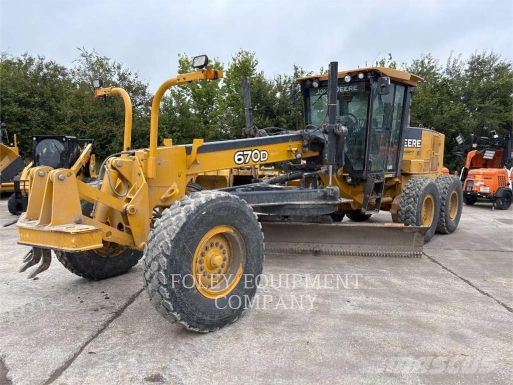John Deere 670 平地机/推土机