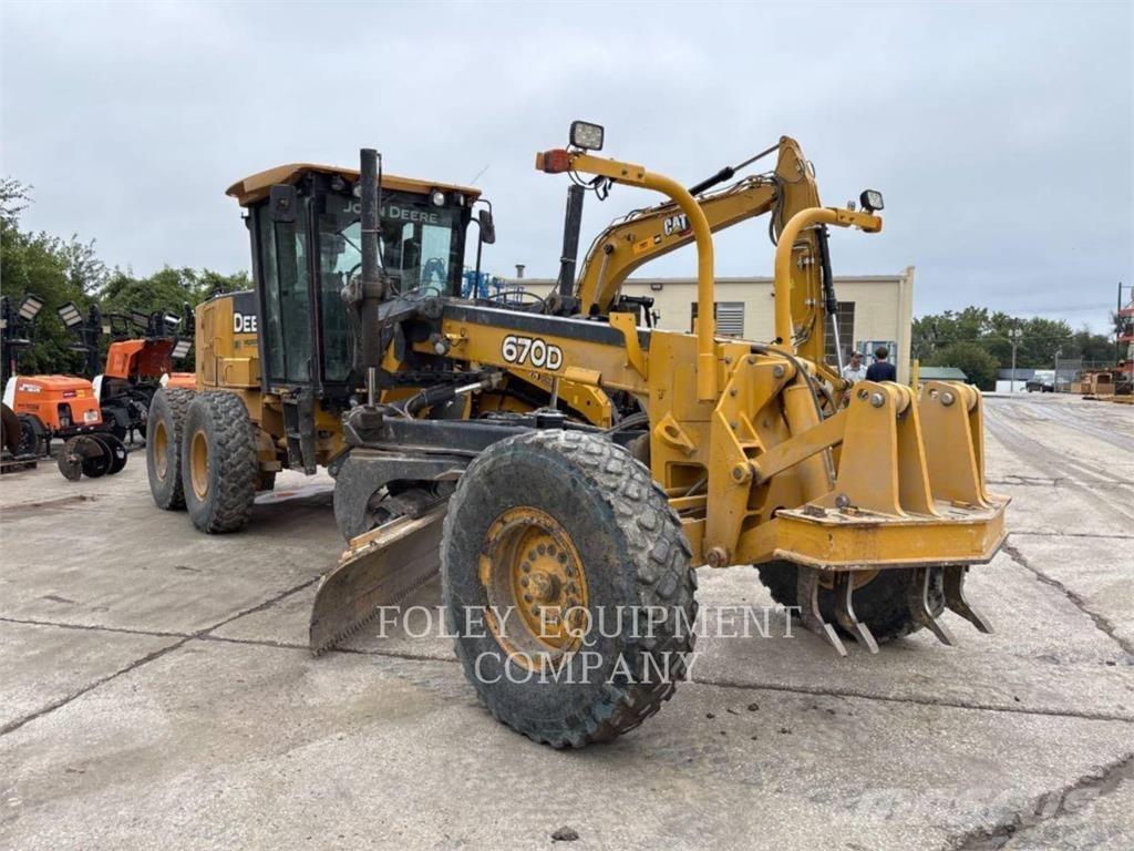 John Deere 670 平地机/推土机