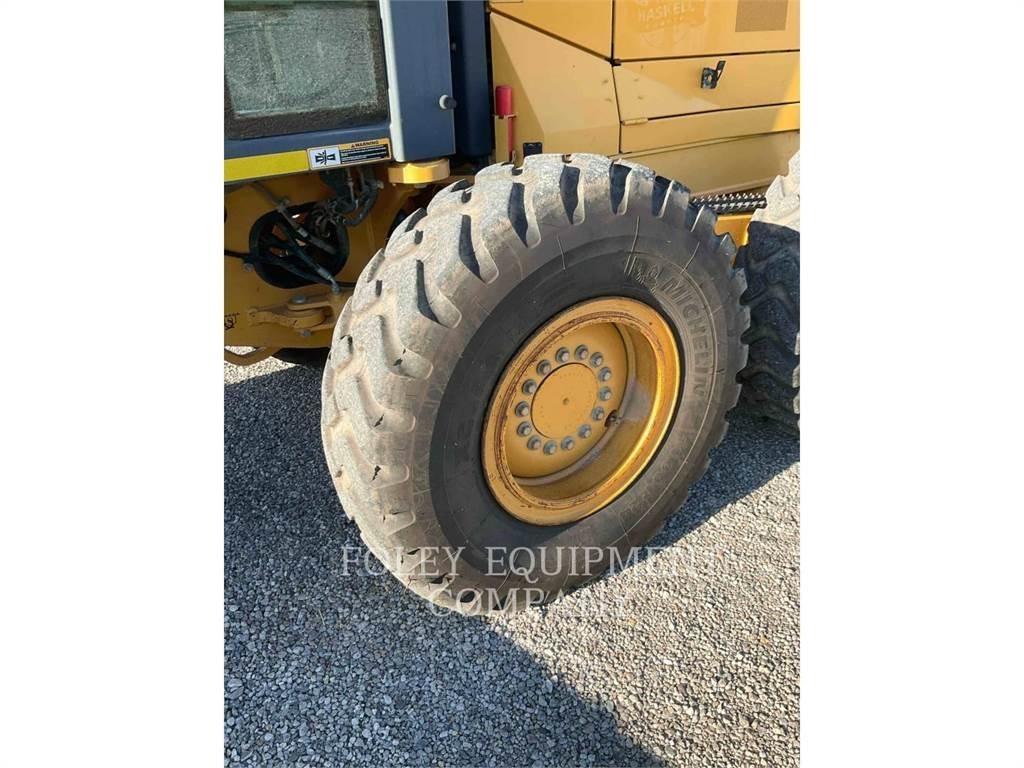 John Deere 670G 平地机/推土机