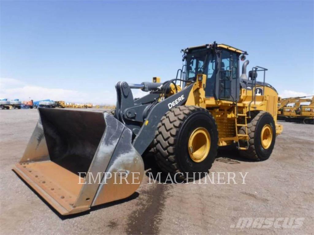 John Deere 744L 轮式装载机