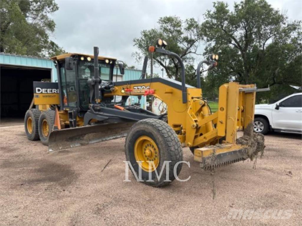 John Deere 770G 平地机/推土机