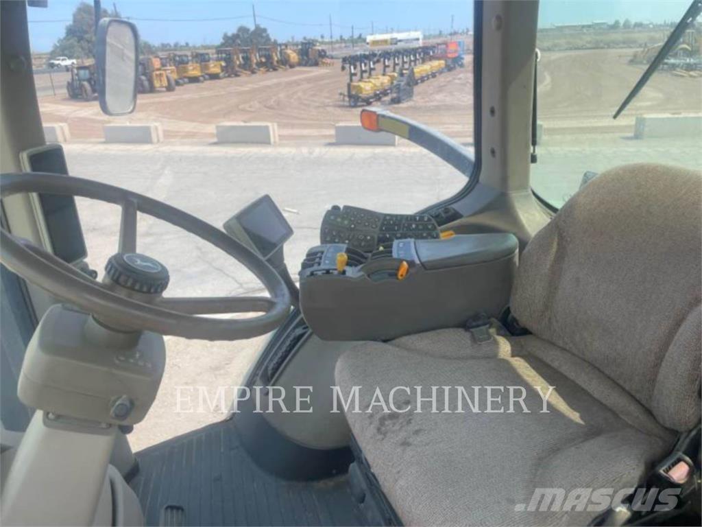 John Deere 8320R 拖拉机/农用车
