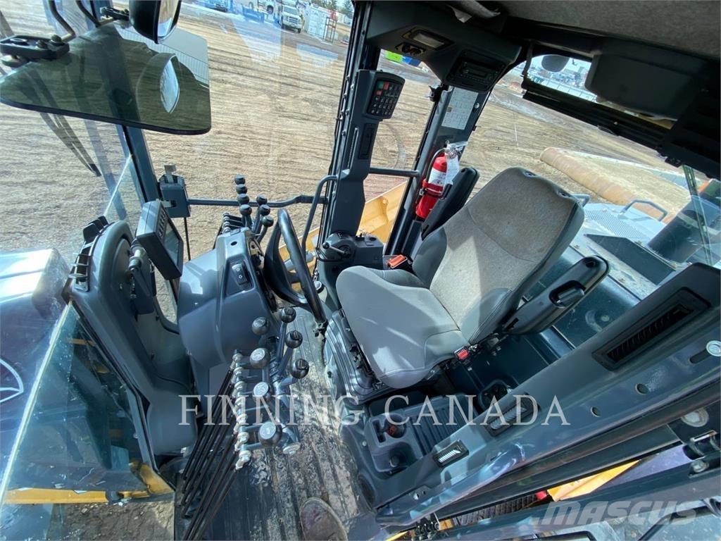 John Deere 870G 平地机/推土机