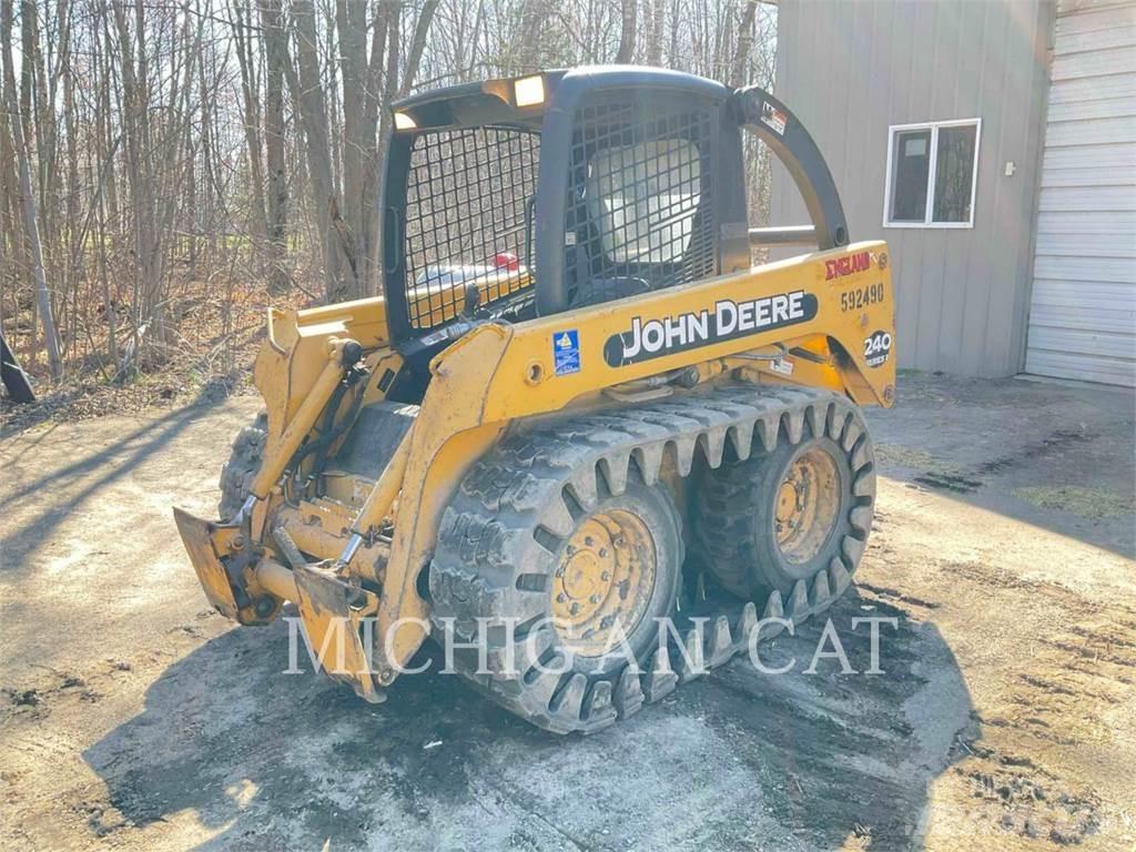 John Deere & CO. 240 滑移装载机