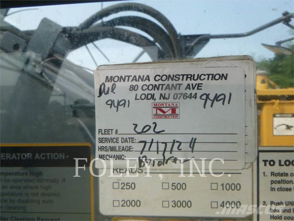 John Deere & CO. 245G 履带挖掘机