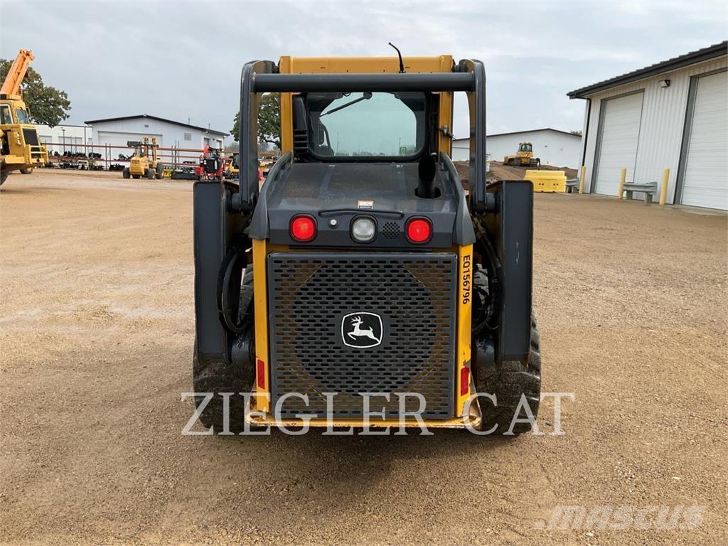 John Deere & CO. 320D 滑移装载机