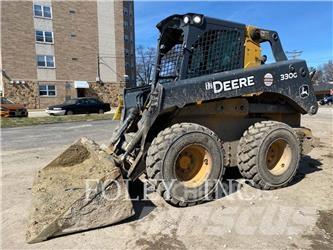 John Deere & CO. 330G 滑移装载机