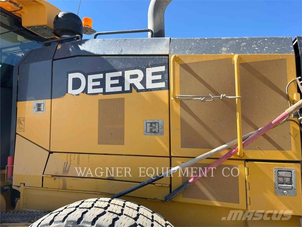 John Deere & CO. 772G AWD 平地机/推土机